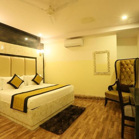 Hotel Plazzo Neu-Delhi Exterior foto