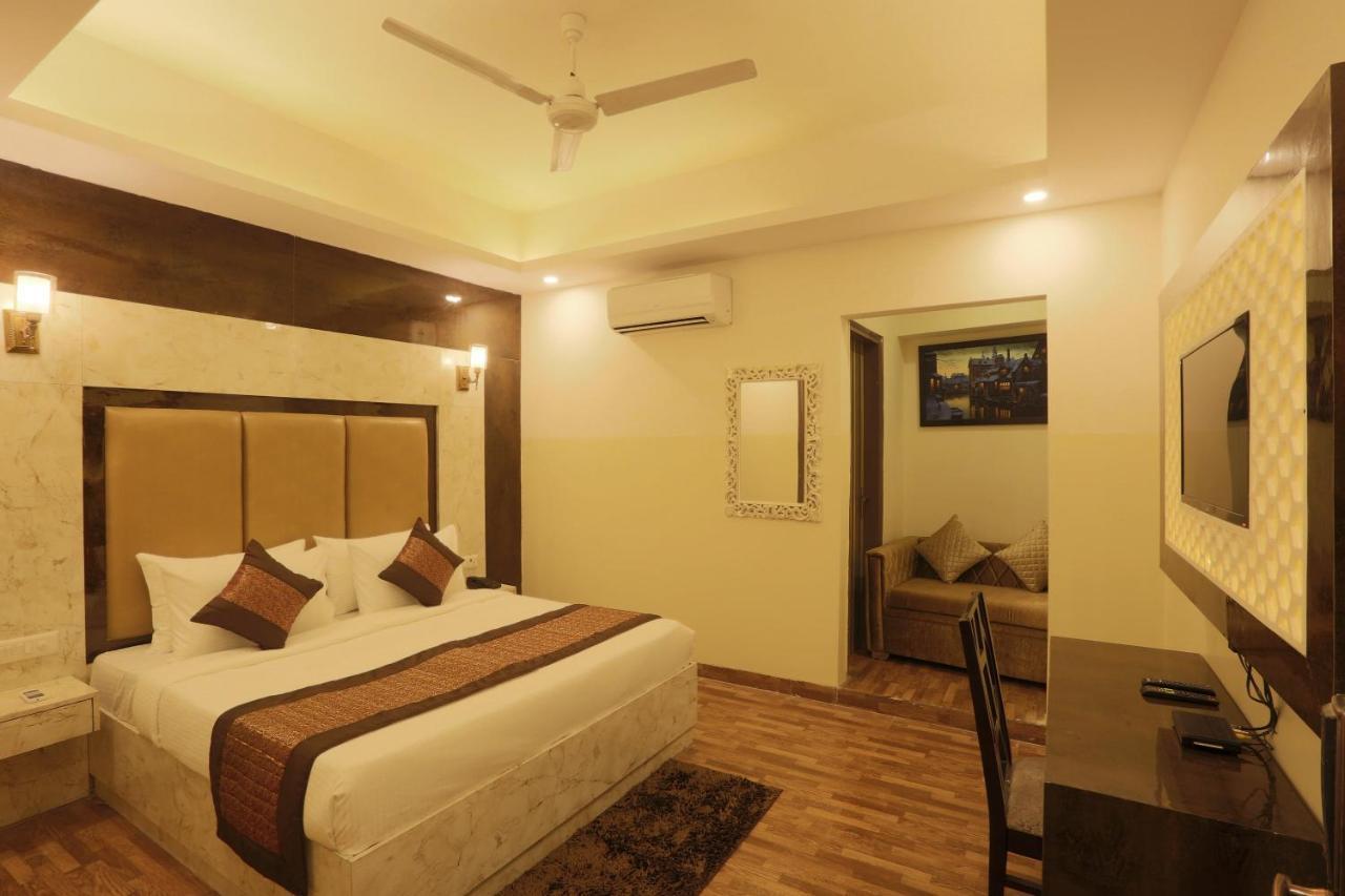 Hotel Plazzo Neu-Delhi Exterior foto