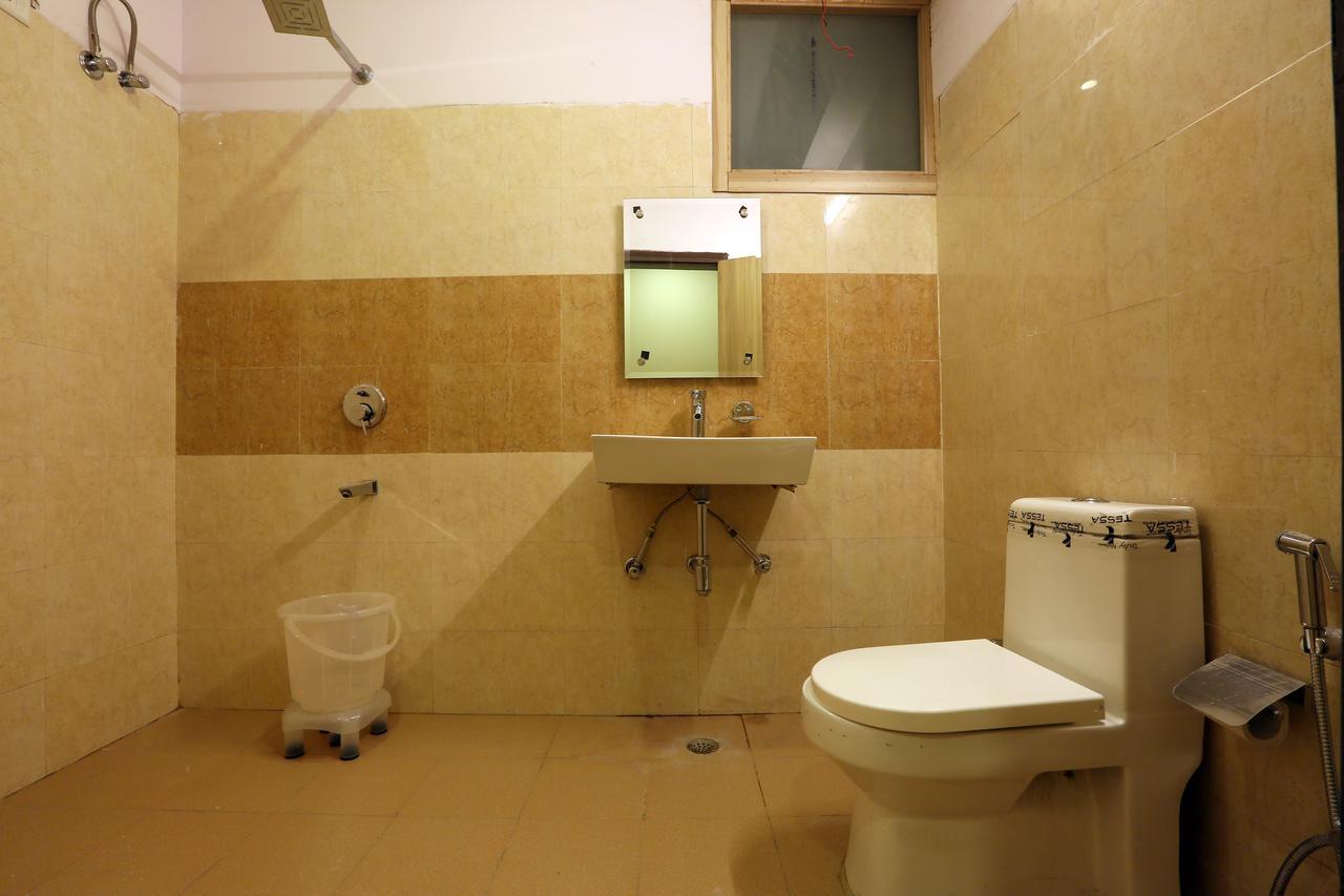 Hotel Plazzo Neu-Delhi Exterior foto